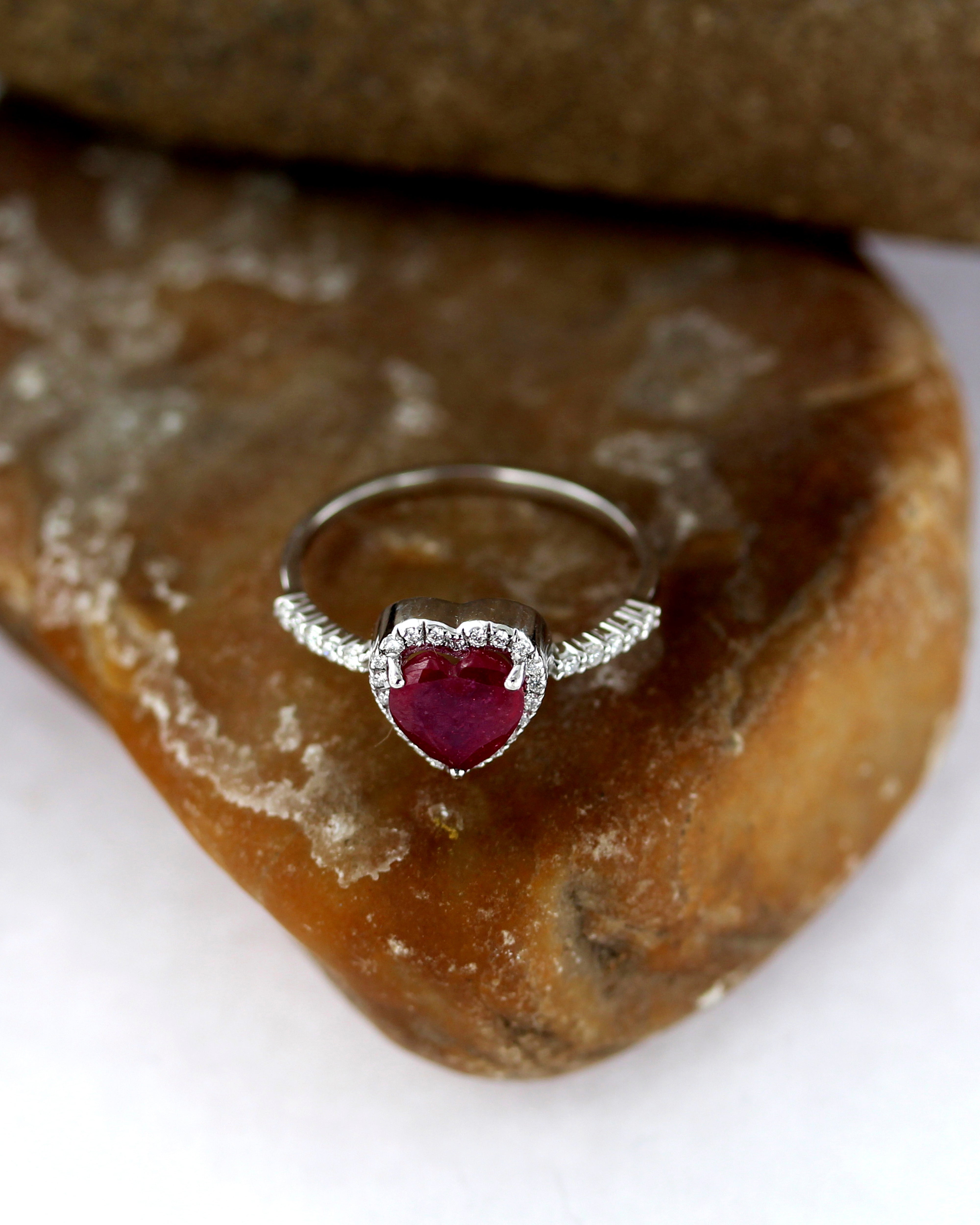 14K Gold Diamond And Heart Shape Ruby Gemstone Ring Classic Valentine's Day Gift