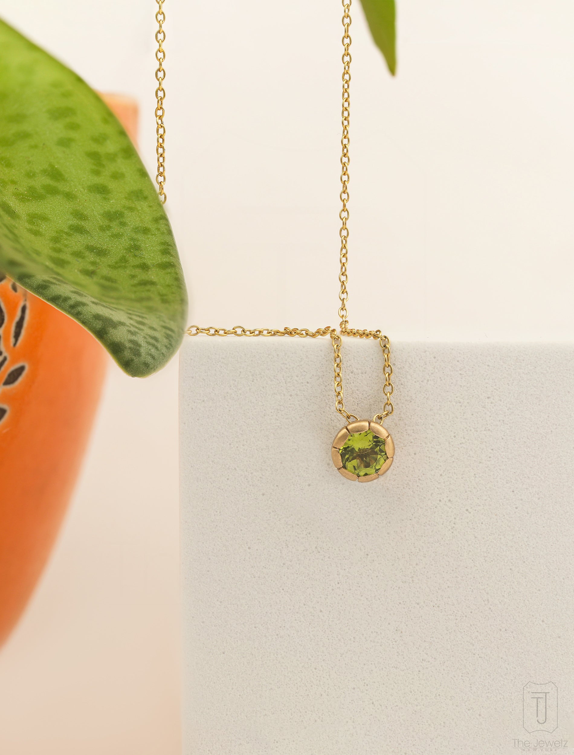 Twee Peridot Pendant - The Jewelz 