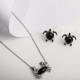 Crab Flow – Black Onyx Pendant Necklace