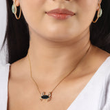 Crab Flow – Black Onyx Pendant Necklace