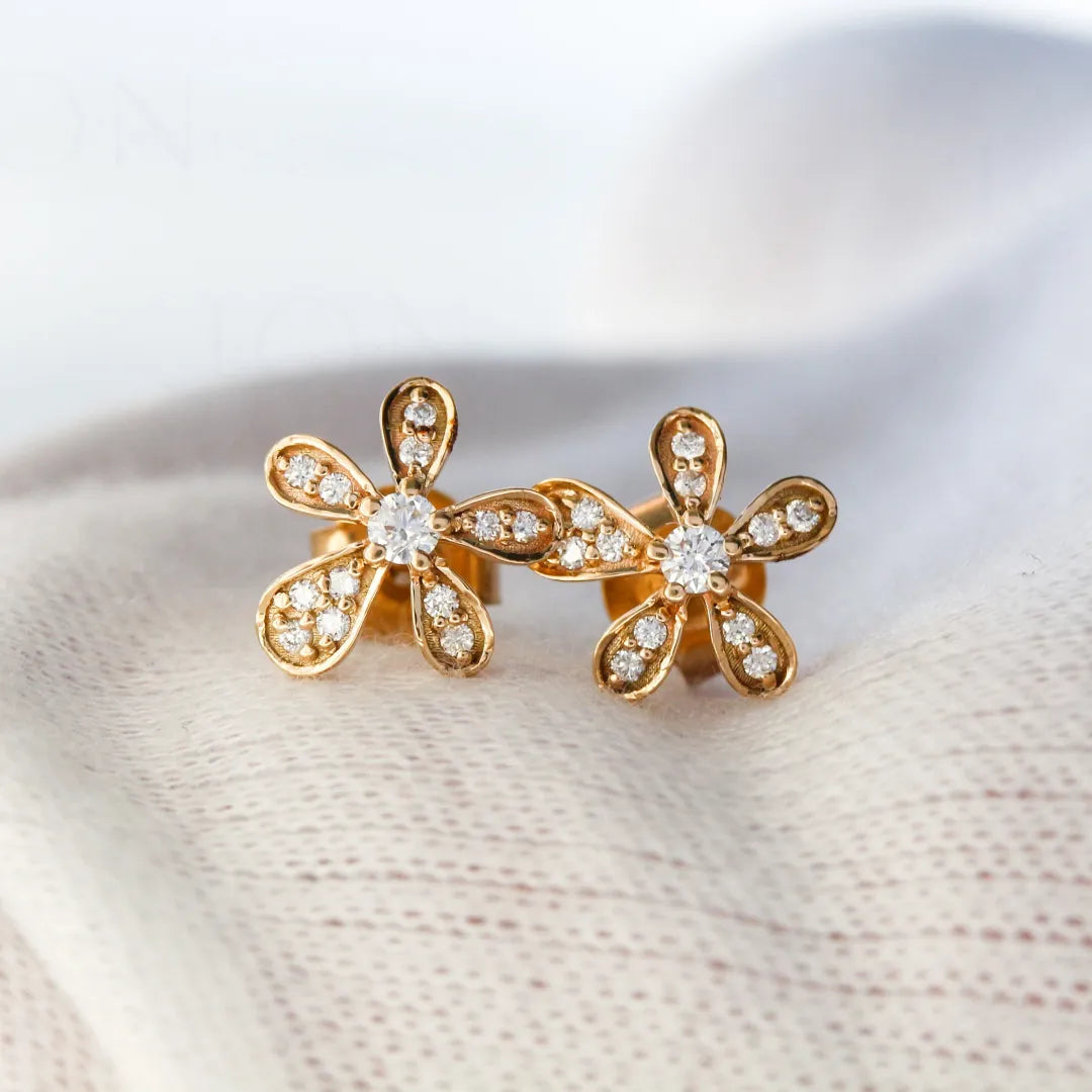 Daisy Studs