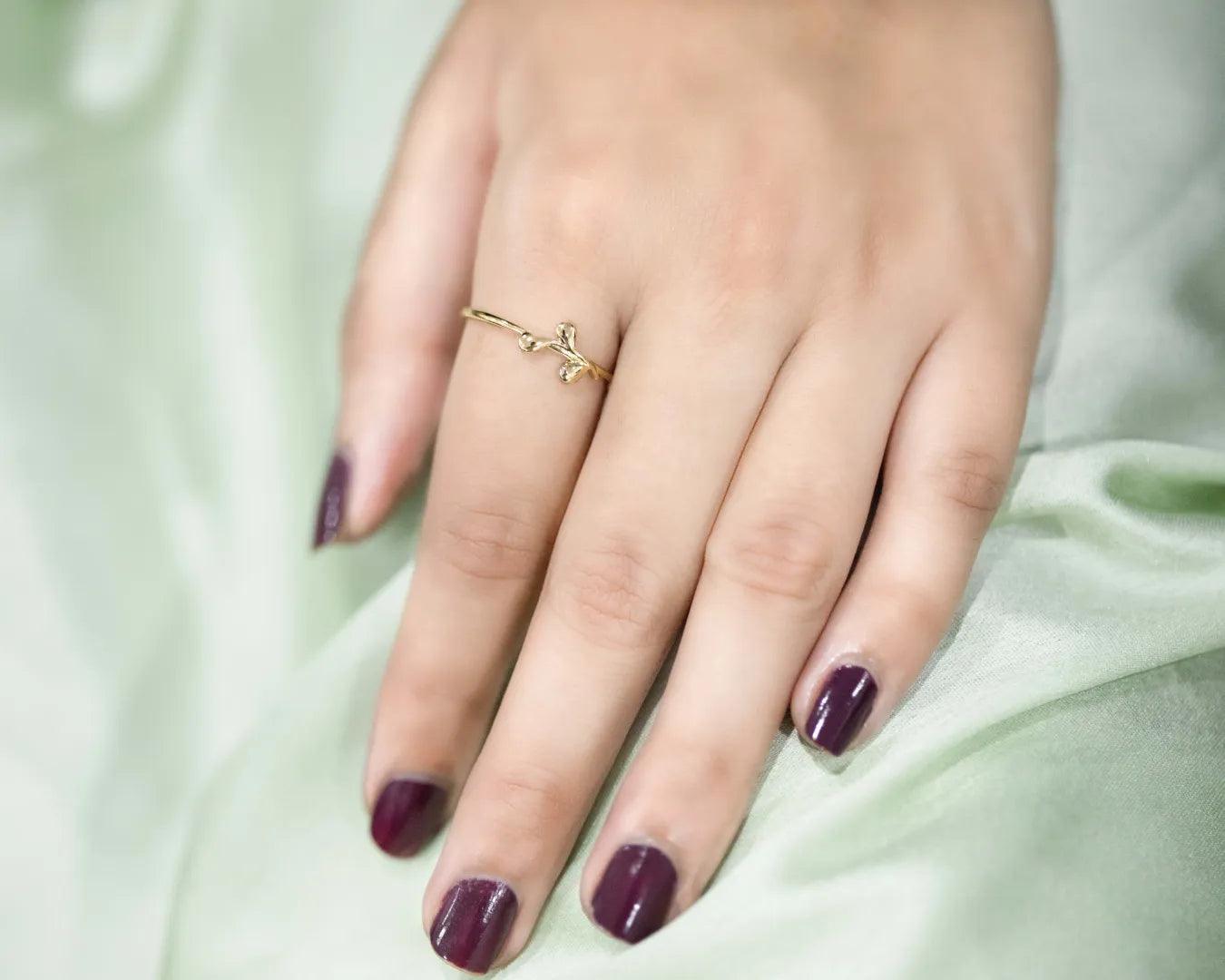 Dainty Leaflet Ring